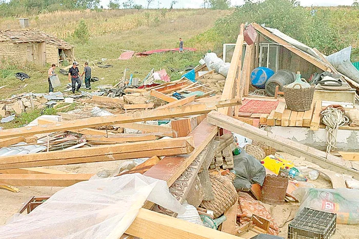 Grigore Pâslaru plânge neîncetat de când Bianca a pierit în apele furioase (FOTOGRAFII: viata-libera.ro)
