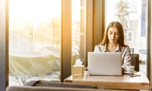 Munca devreme la birou  Foto Freepik com jpg