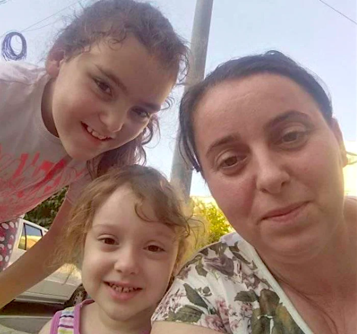 Emanuela Bojin - mama care luptă pentru fetiţele ei Sursa Facebook EB
