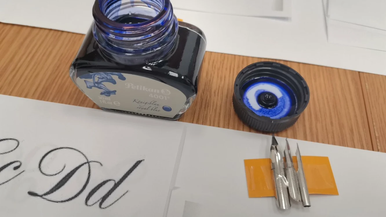 atelier de caligrafie la muzeul judeţean olt - foto alina mitran