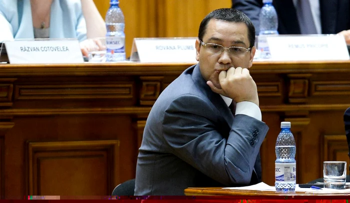 Ponta mizează pe banii recuperaţi din insolvenţe de către Fisc, astfel încât să poată acoperi golul lăsat la buget de reducerea CAS cu 5 puncte    FOTO Mediafax