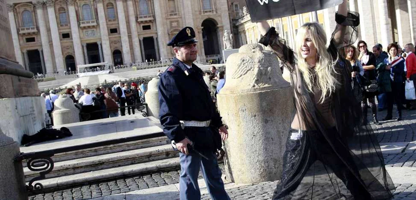Italia: Protest antidiscriminare în faţa bisericii San Giovanni din Roma