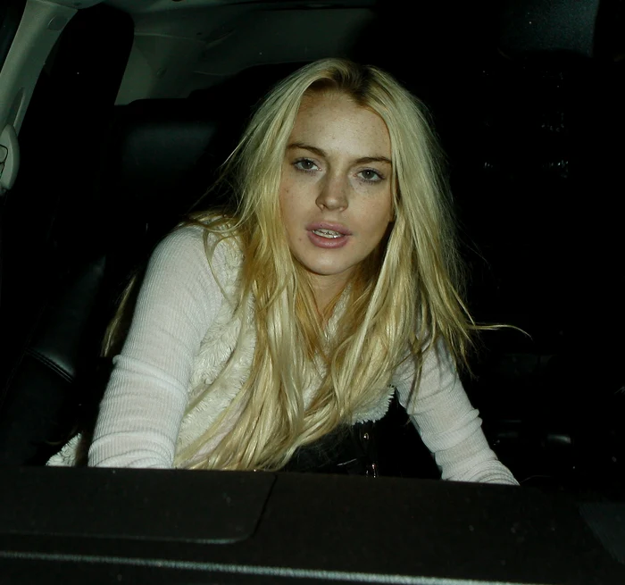 Lindsay Lohan făcută "praf" de stilul propriu de viaţă - foto 5