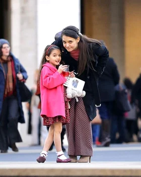 Suri Cruise, Katie jpeg