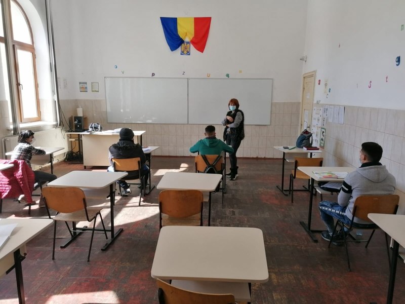 Trei profesoare trimise în judecată de DNA, după ce au falsificat documente în cadrul Programului „A doua şansă”