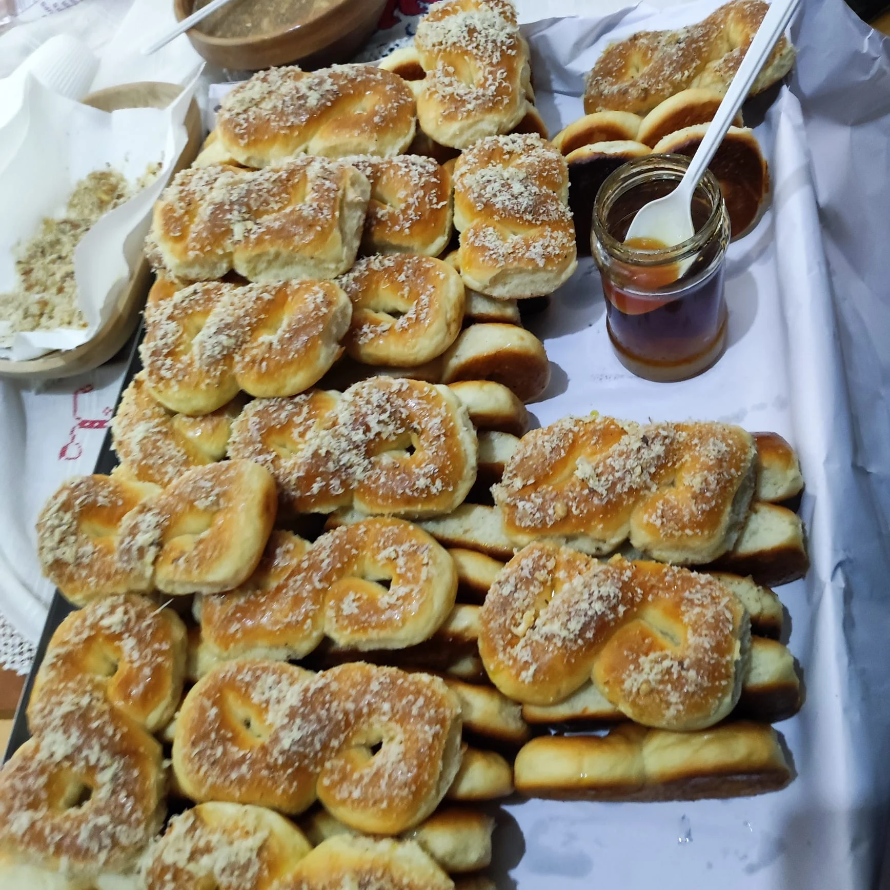 Sărbătoarea celor 40 de Mucenici: tradiții, obiceiuri și rețeta „sfințișorilor”. Ziua în care munca este interzisă, iar bărbaţii beau 44 de pahare cu vin