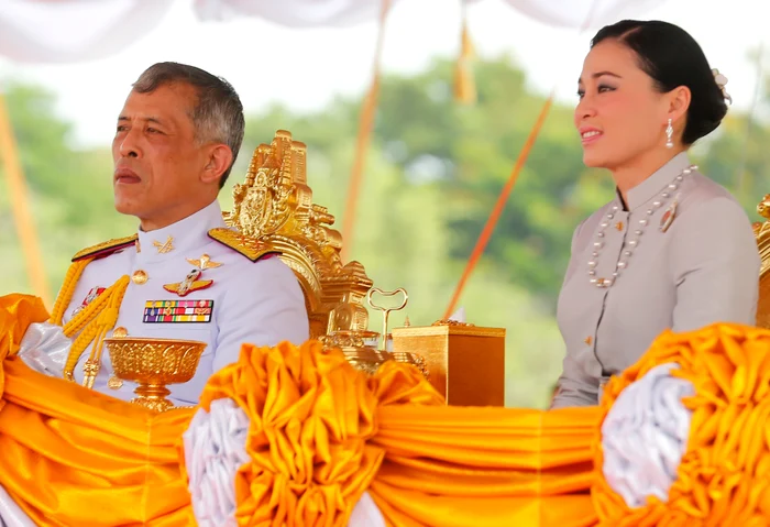 Maha Vajiralongkorn şi consoarta sa, cel mai bogat cuplu monarhic din lume. FOTO arhivă