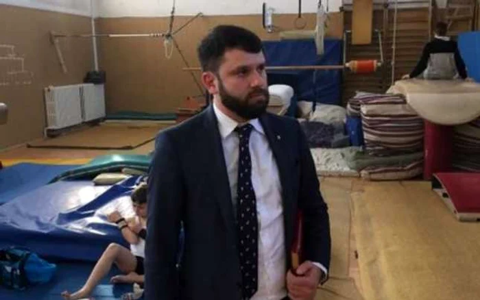 Viceprimarul Costel Mihai vrea ca gimnaştii braşoveni să nu mai plece la alte cluburi din ţară