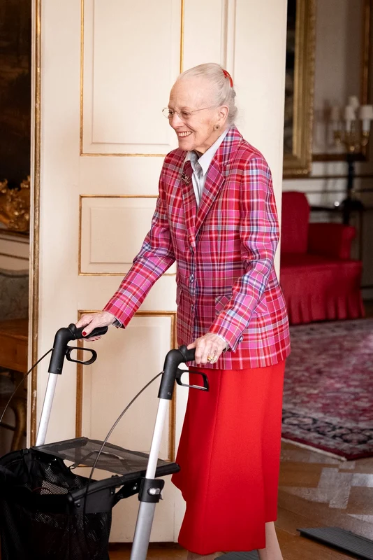 Regina Margrethe a Danemarcei cu cadru.