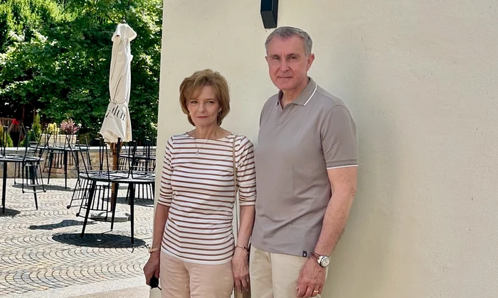 Majestatea Sa Margareta și Principele Radu la Târgul de la Săvârșin   Ramona Igret, Casa Majestății Sale (1) jpg