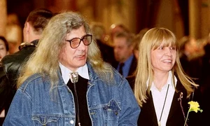 Florian Pittiș s a căsătorit târziu, la 56 de ani (12 martie 1999), cu Anda Niculina, de ”40 și ceva de ani”, educatoare jpeg