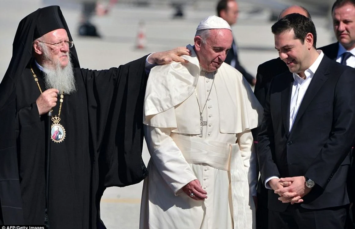 Papa Francisc, la sosirea în insula grecească Lesbos