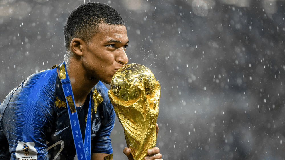 TVR, spectacol mediatic la Mondialul din Qatar: Mari vedete vor comenta meciurile VIDEO