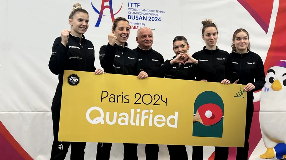 Lotul feminin de tenis de masă a celebrat calificarea la JO 2024. FOTO: FRTM