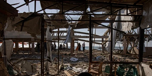 Cafenea  bombardată  Gaza City FOTO EPA EFE jpg
