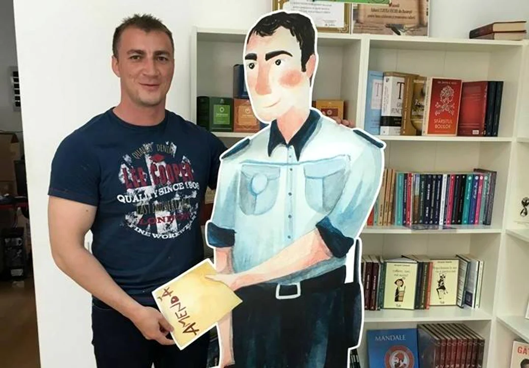 
    Marian Godină a lansat şi o carte pentru copii  