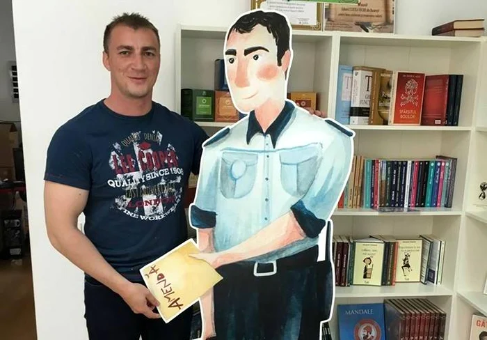 
    Marian Godină a lansat şi o carte pentru copii  