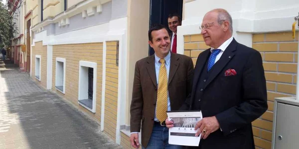 Inaugurarea centrului de afaceri de pe strada Gh.Doja FOTO Ştefan Both