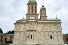 Mănăstirea Dealu, necropola domnească unde este îngropat capul lui Mihai Viteazul jpeg