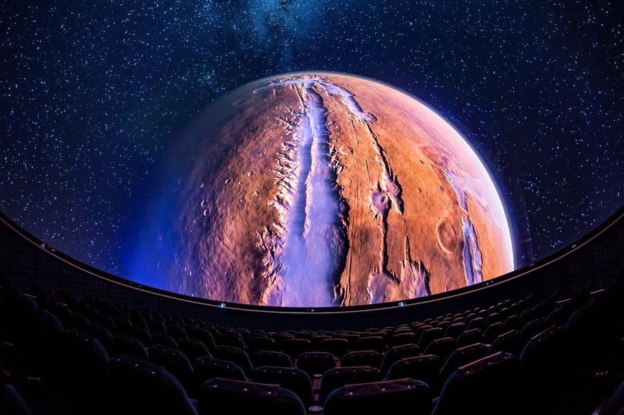 Spectacol în premieră în România: Un musical într-un planetariu!