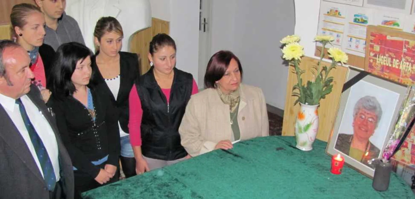 Liceul de Artă Dinu Lipatti este în doliu după moartea prof. Iuliana Davidescu