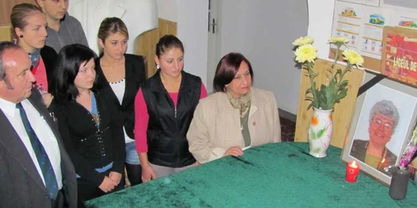Liceul de Artă Dinu Lipatti este în doliu după moartea prof. Iuliana Davidescu
