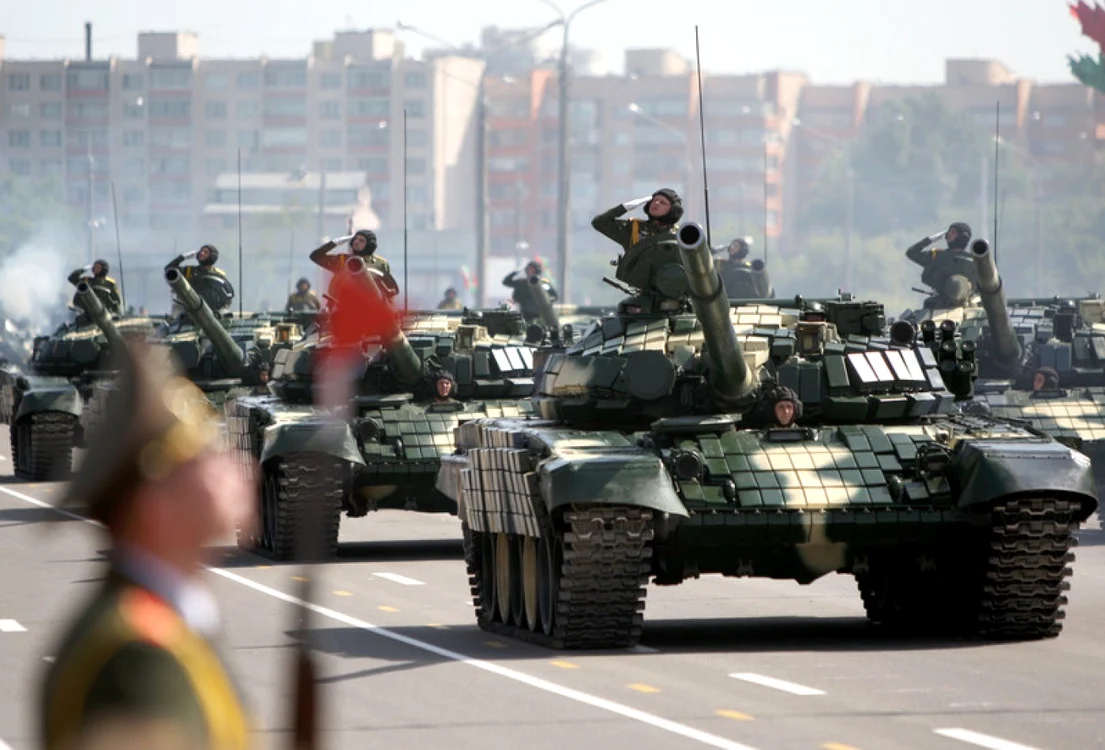 Armata belarusă mărşăluind la Minsk FOTO EPA-EFE