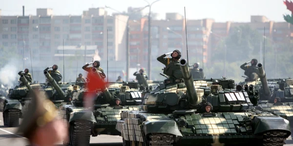 Armata belarusa marsaluind la Minsk FOTO EPA-EFE