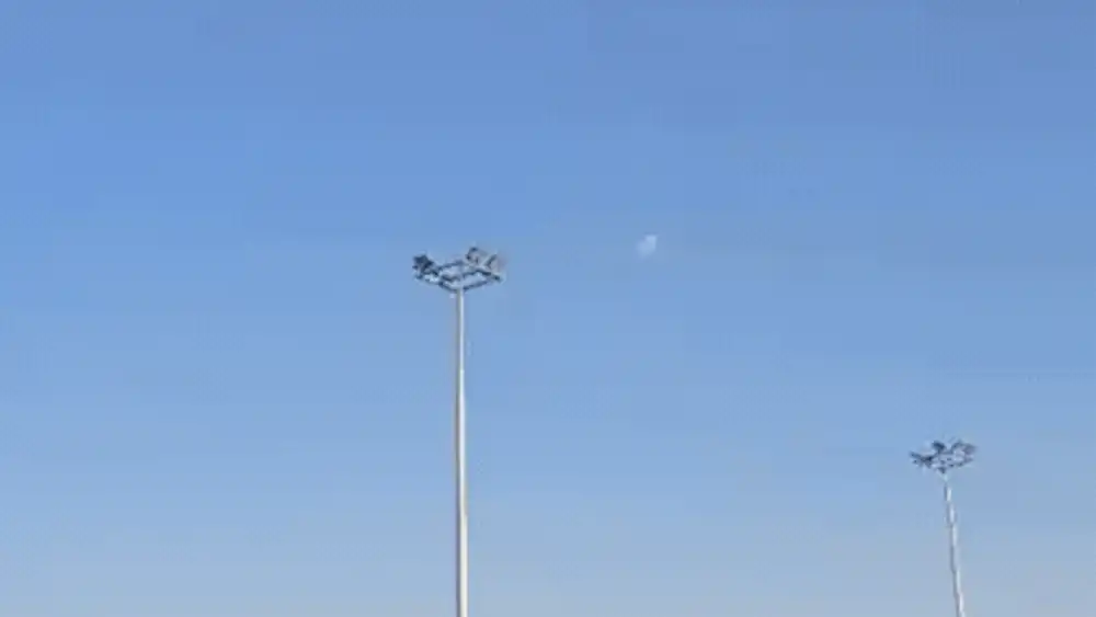 Momentul în care un avion de luptă american F-15 se prăbușește în Kuweit. Pilotul s-a catapultat