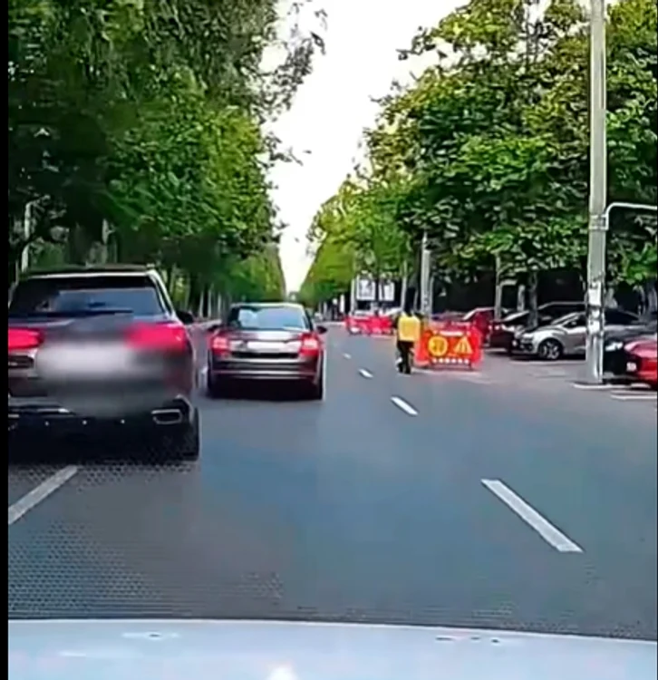 Poliția Română îi îndeamnă pe șoferi să reclame comportamentul agresiv. FOTO: Captură Video 