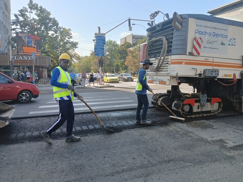Asfaltări la caiet în Bacău, pe fonduri europene, într-un proiect de reducere a poluării FOTO