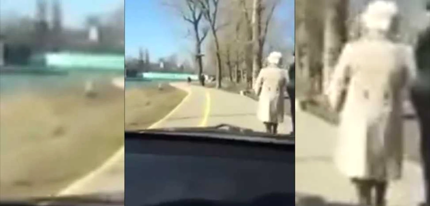 Oamenii au fost în real pericol, dacă ţinem cont că aleea din jurul lacului nu are mai mult de doi metri şi jumătate
