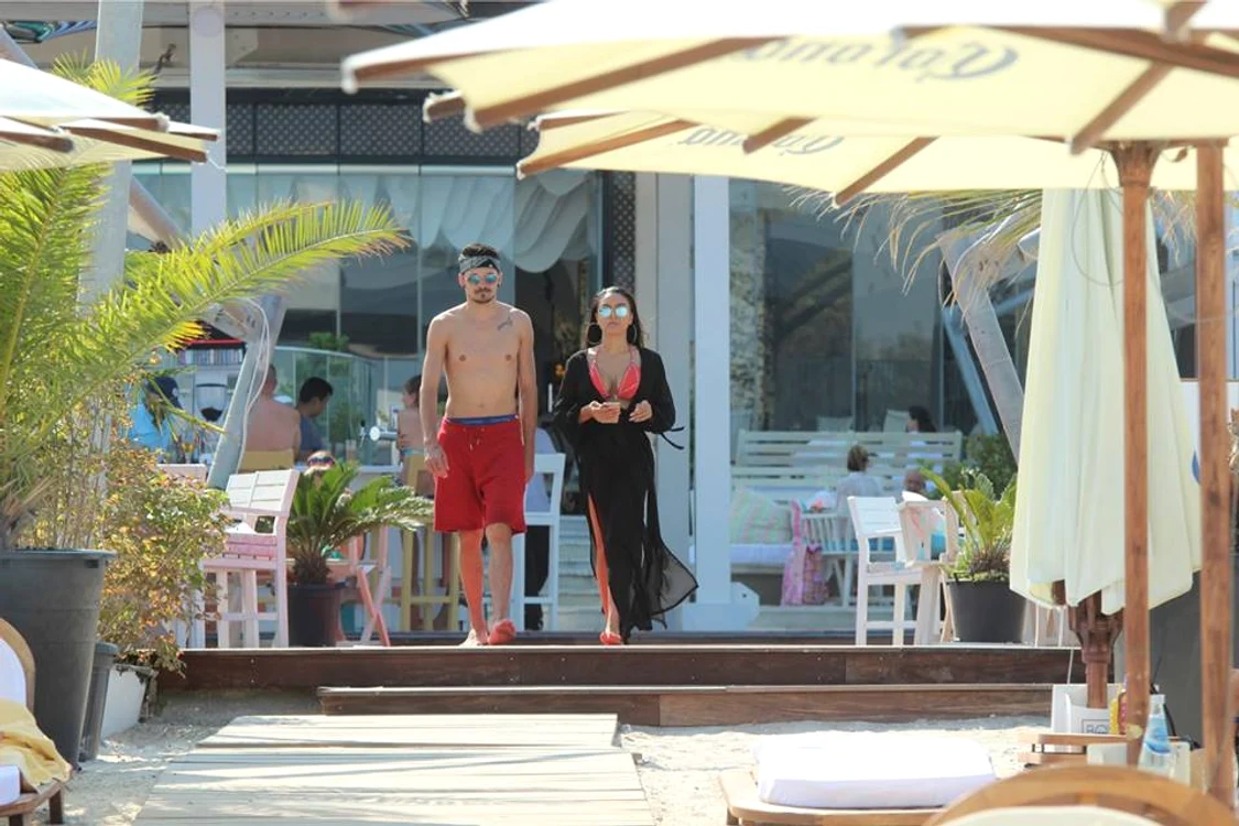 Karmen și Bogdan Daragiu păreau supărați în ultima lor vacanță la mare