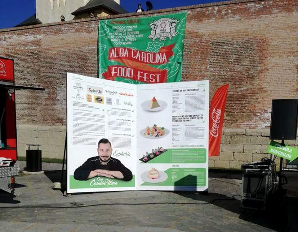 
    Aşa arată ditamai cartea de bucate  