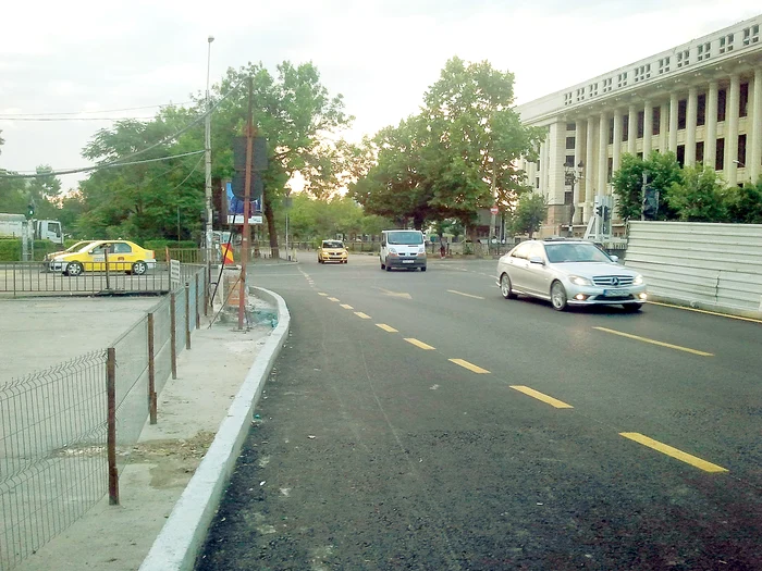 Pe Splaiul Independenţei circulaţia auto a fost deviată