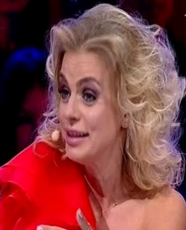 Jojo şi Lili Sandu au fost coafate aproape la fel