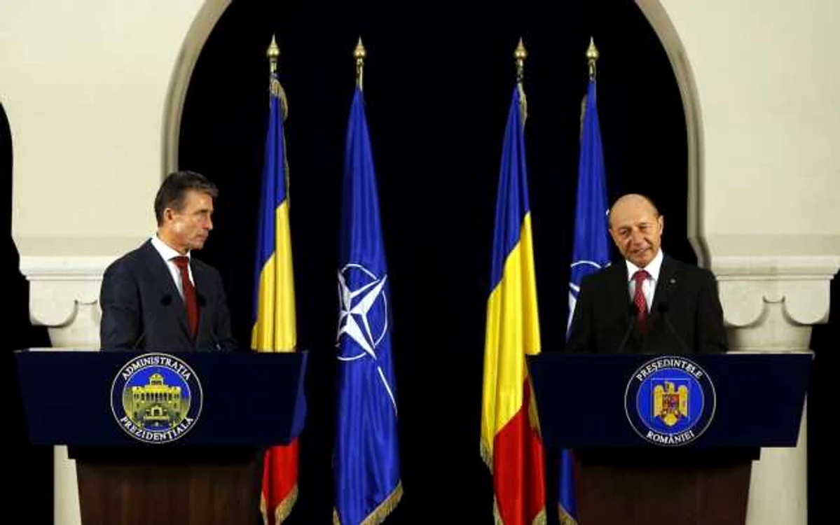 Anders Fogh Rasmussen Traian Basescu FOTO Reuters