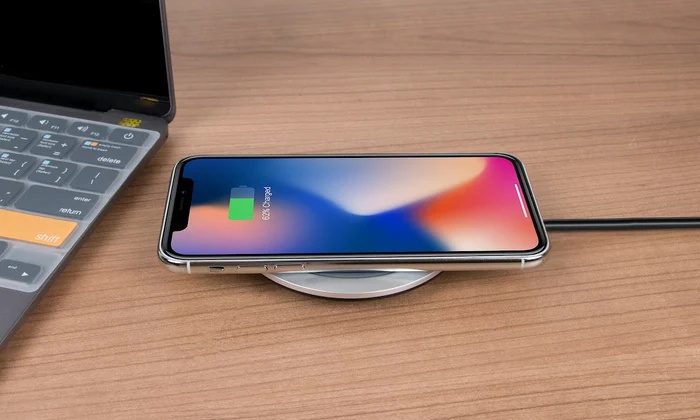 Cum te poate ajuta un încărcător să ți îmbunătățești activitatea zilnică  Top 4 modele de acumulatori de care ai nevoie să îți încarci gadgeturile min jpg
