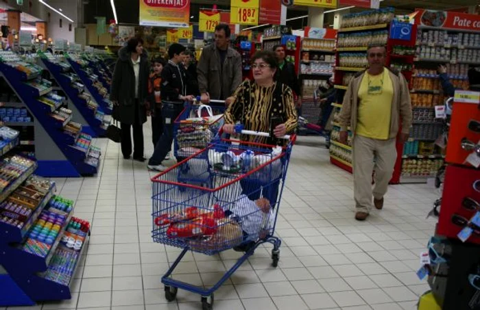 Piaţa bunurilor de larg consum (FMCG) va scădea în acest an la 20 de miliarde de euro, cu 9% mai puţin faţă de valoarea înregistrată în 2009