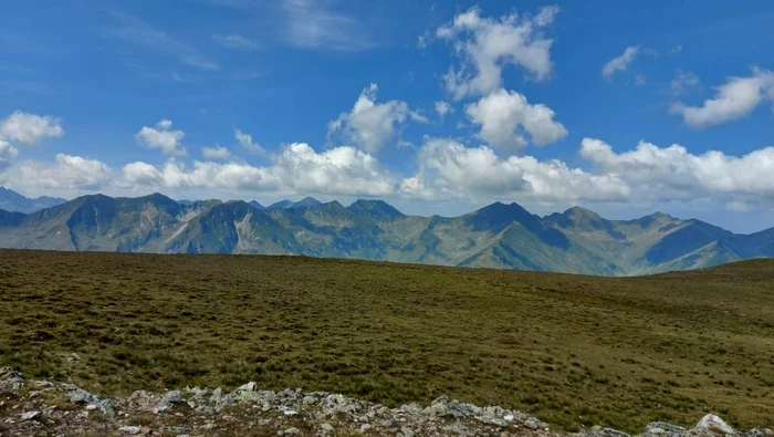 Uimitoarea rezervaţie naturală Golul alpin Moldoveanu – Capra. “Zona este una spectaculoasă, dar şi periculoasă”