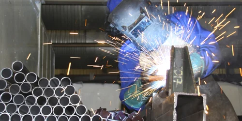 muncitor foto shutterstock