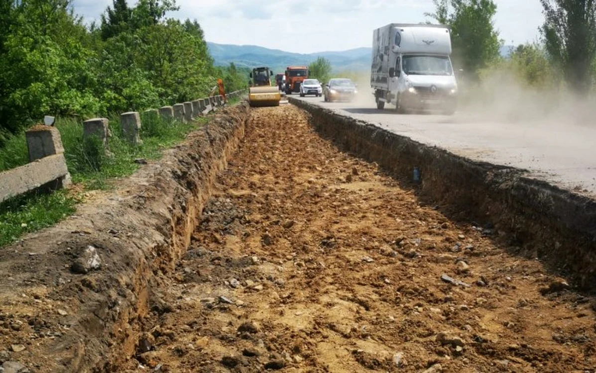 Lucrări pe DN 68 A Deva - Lugoj. Foto: DRDP Timişoara.