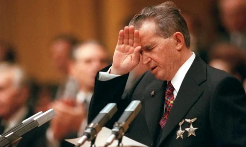 Comunismul în glumă  Bancurile Epocii de Aur jpeg