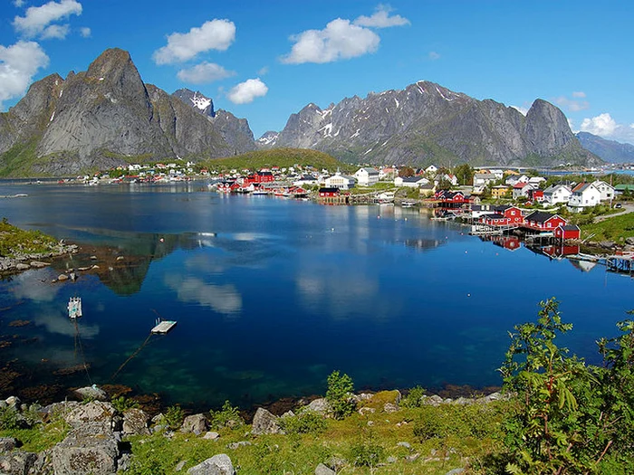 Orașul Reine din Norvegia