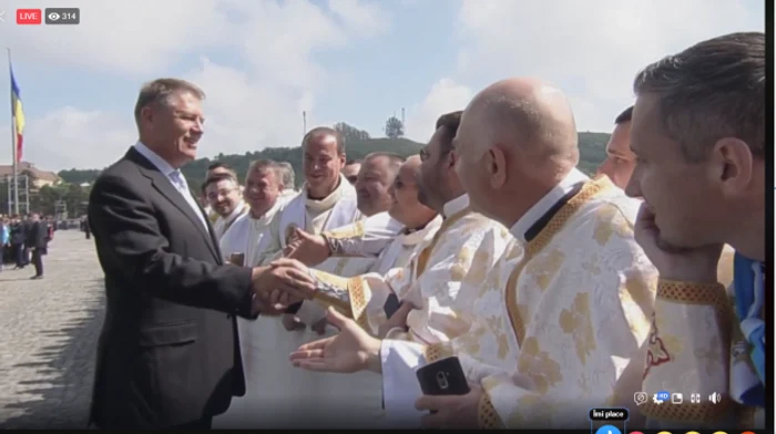 klaus iohannis la blaj. foto captura video