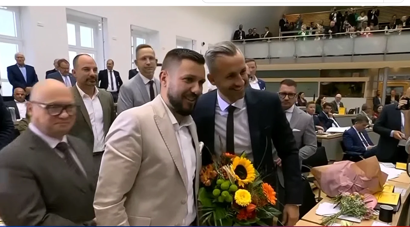  Tobias Rausch (centru) a fost ales președinte al parlamentului din Saxonia-Anhalt