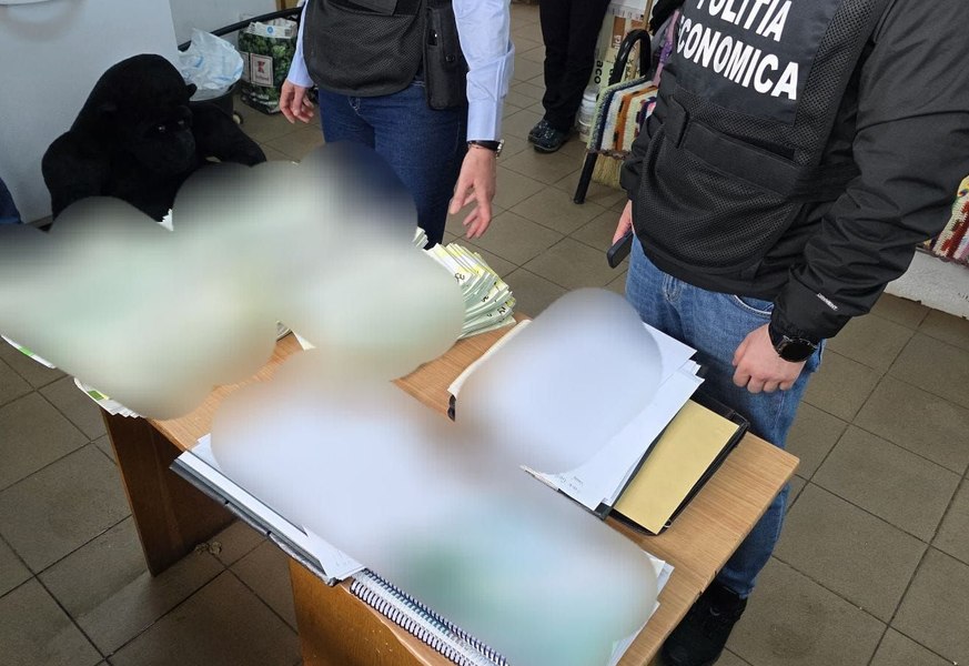 Un angajat de la Zoo Galați a furat hrana animalelor și a falsificat acte. Percheziții la sediul instituției