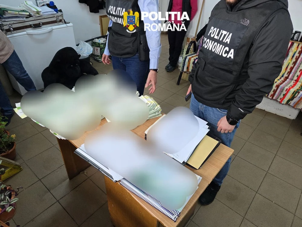 Un angajat de la Zoo Galați a furat hrana animalelor și a falsificat acte. Percheziții la sediul instituției