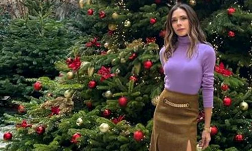 Victoria Beckham la Paris jpg