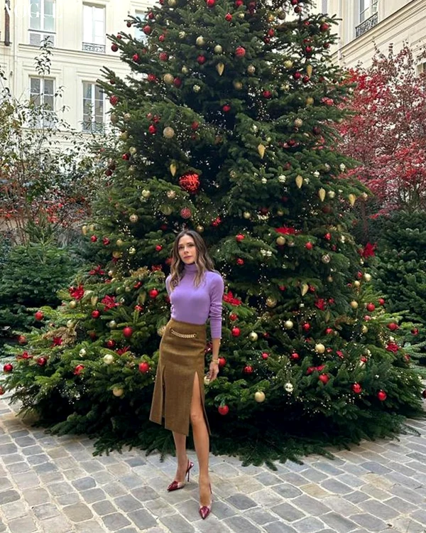 Victoria Beckham la Paris jpg